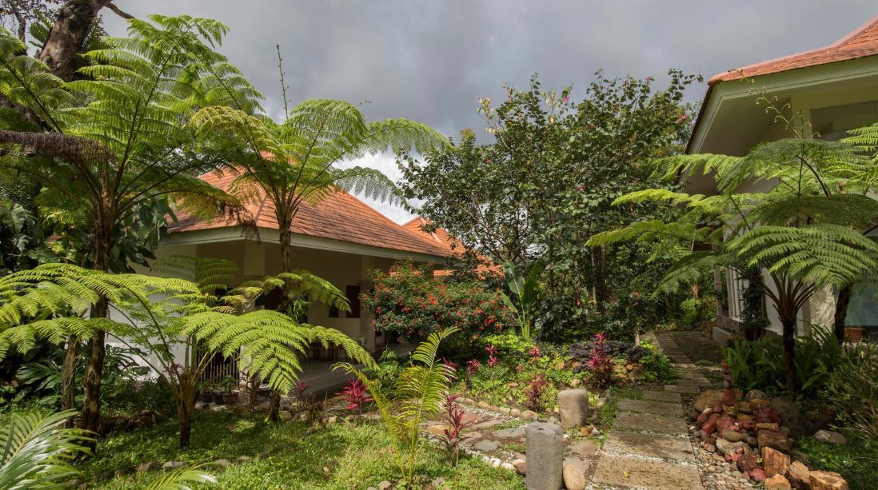 Ara Garden Inn, Accommodation, Yoga Studio & Spa Ruteng Bagian luar foto